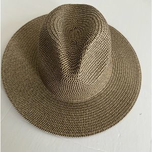 Marcus Adler New York NWT Straw Hat